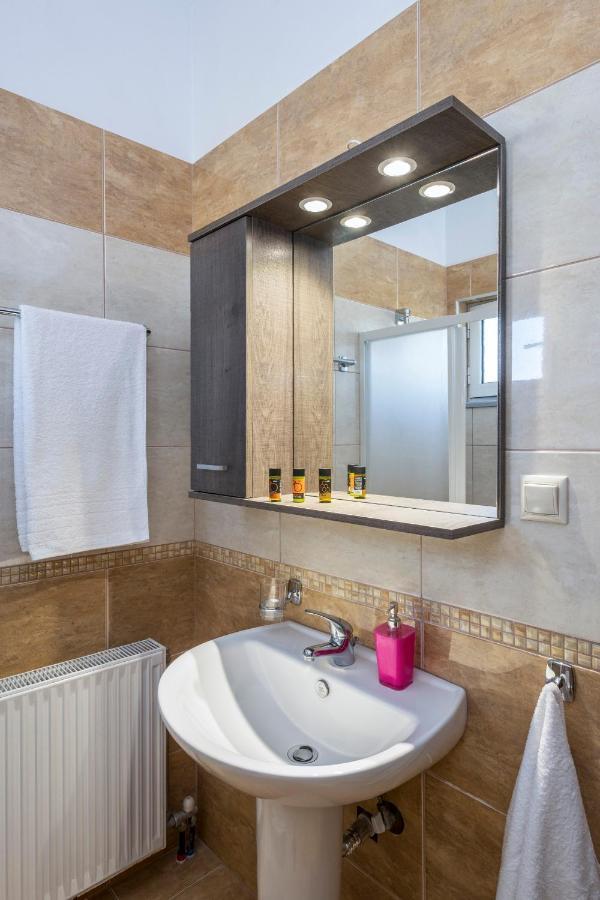 Harmony Apartments Kato Daratso Luaran gambar